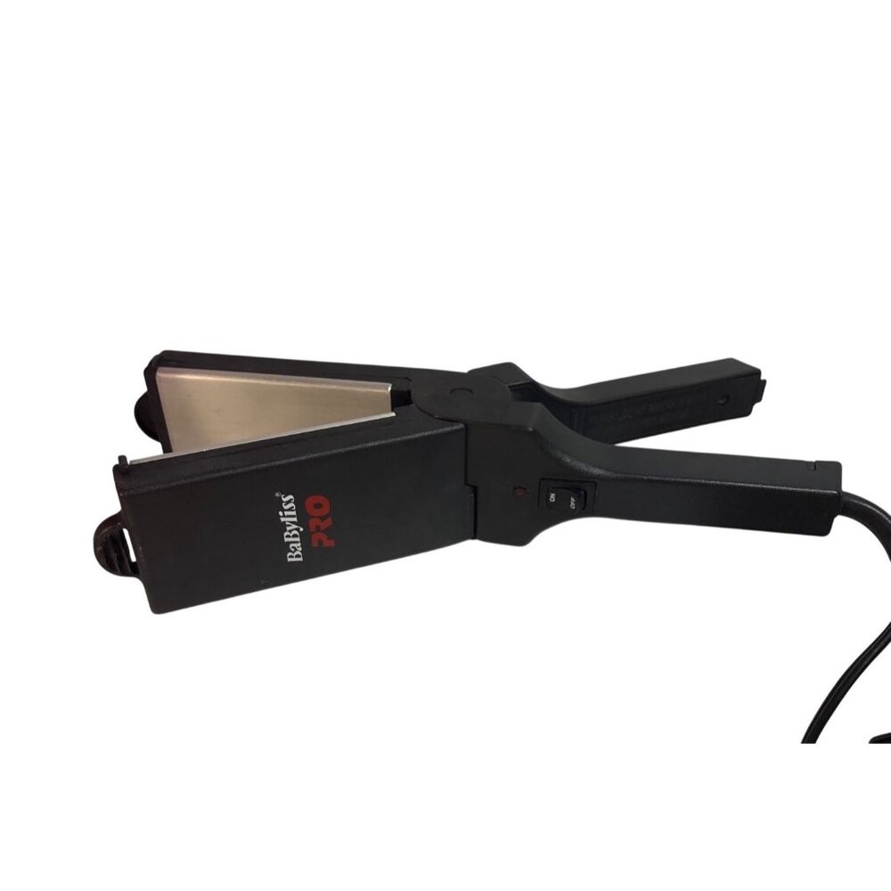 BaByliss Pro Flat Iron BAB1550C 49W/55W Dual Voltage Hair Styling Tool